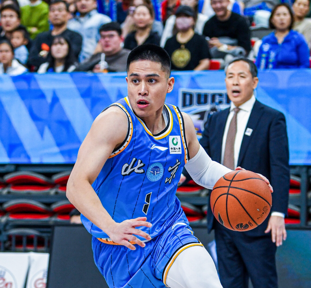 北京首钢两连败，许利民怒斥球员耍大牌，媒体人点名周琦曾凡博